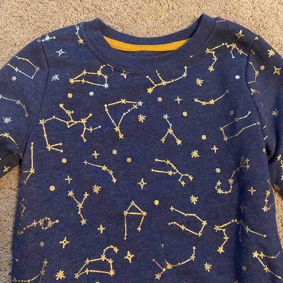 2 Girls Sweatshirts - Picture 2 of 3